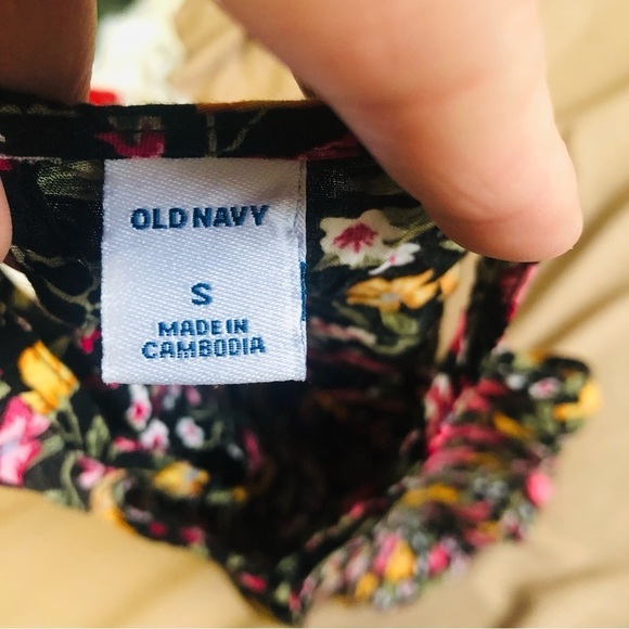 Old Navy Floral Halter Top - Picture 5 of 8